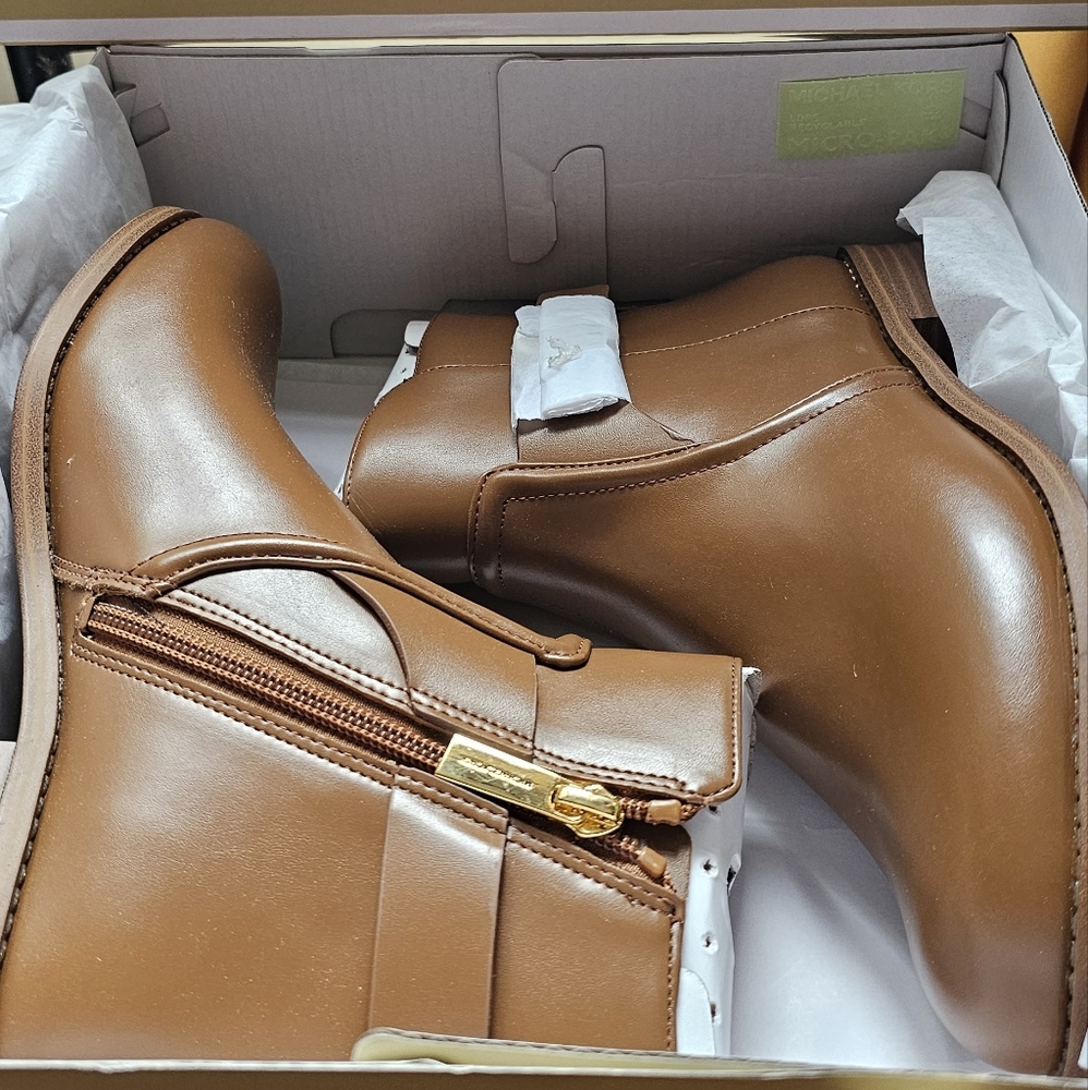 MK ankle shoes